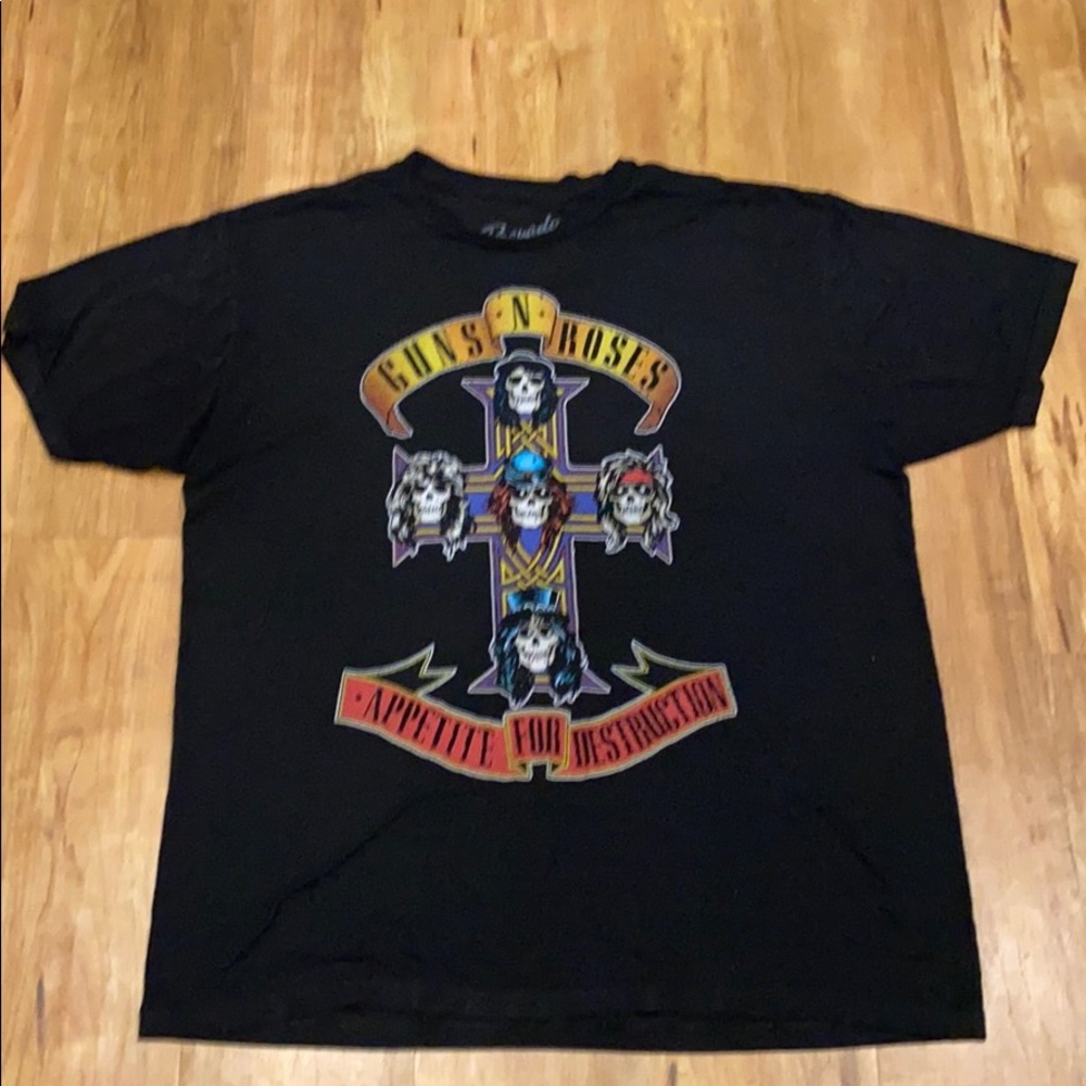 Guns and Roses graphic tee